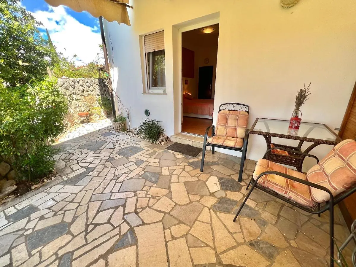Apartmani Zeleni Raj Dramalj 0*,  Croatia