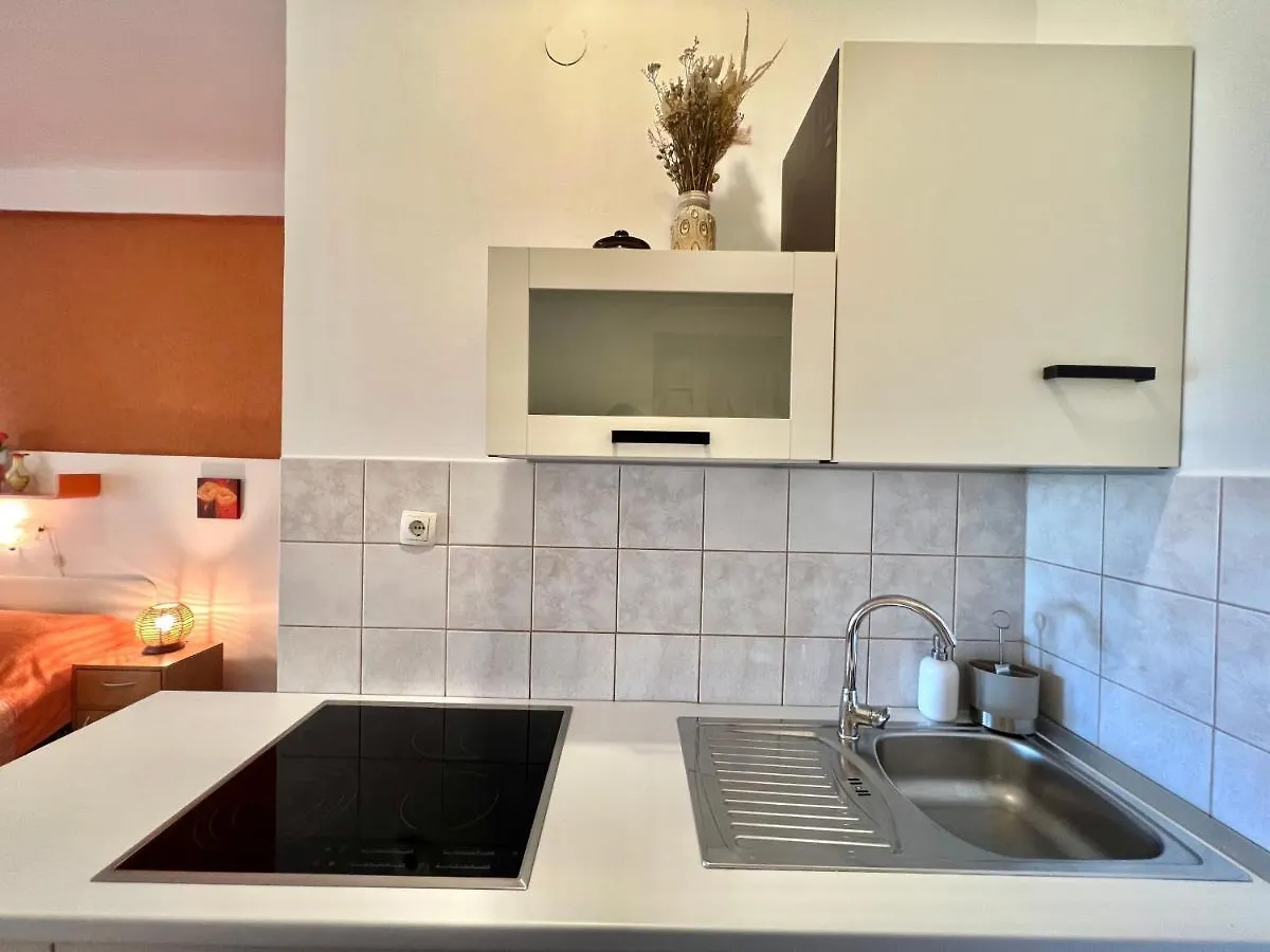 Apartmani Zeleni Raj Dramalj 0*,